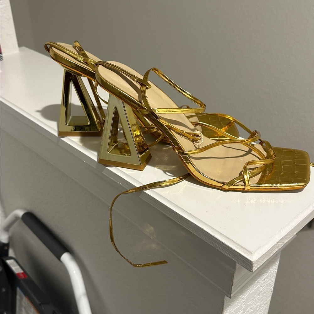 SHEIN Gold Geometric Heel Sandals